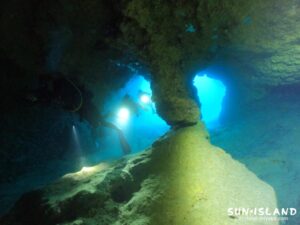 下地島ダイビングポイント『ミニ通り池』