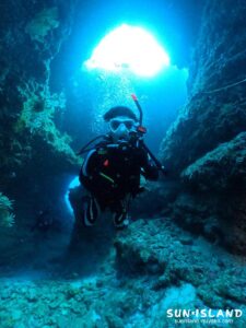 伊良部島ダイビングスポット『Zアーチ』