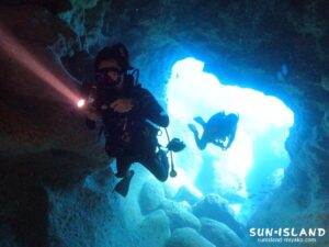 スネークホール