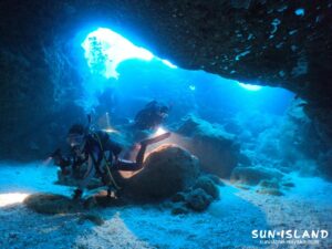 クロスホールの横穴