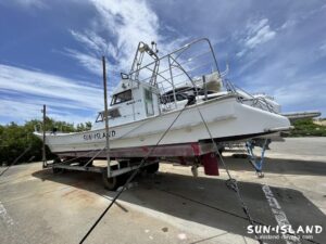 船を上架し台風対策のもよう