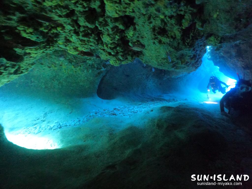 光の差し込みがキレイな『ムーンライトホール」