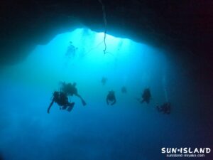 下地島ダイビングスポット『通り池』