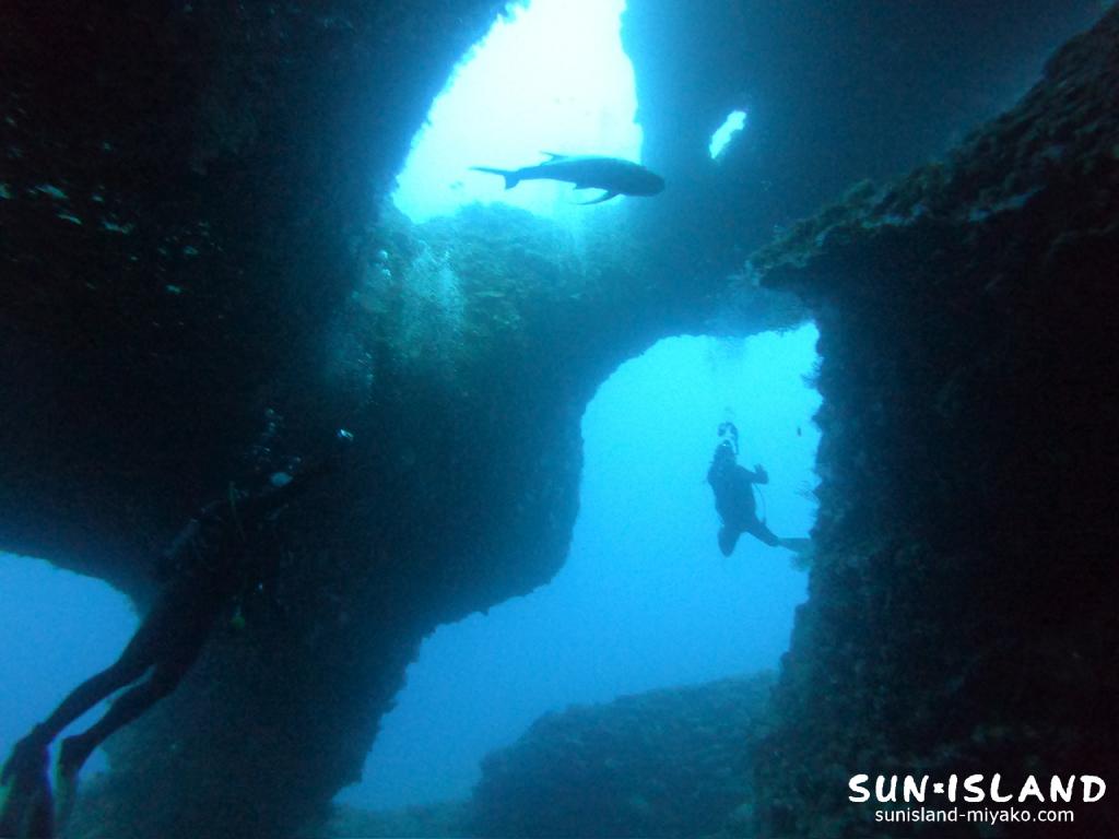 アントニ・ガウディ ロウニンアジ