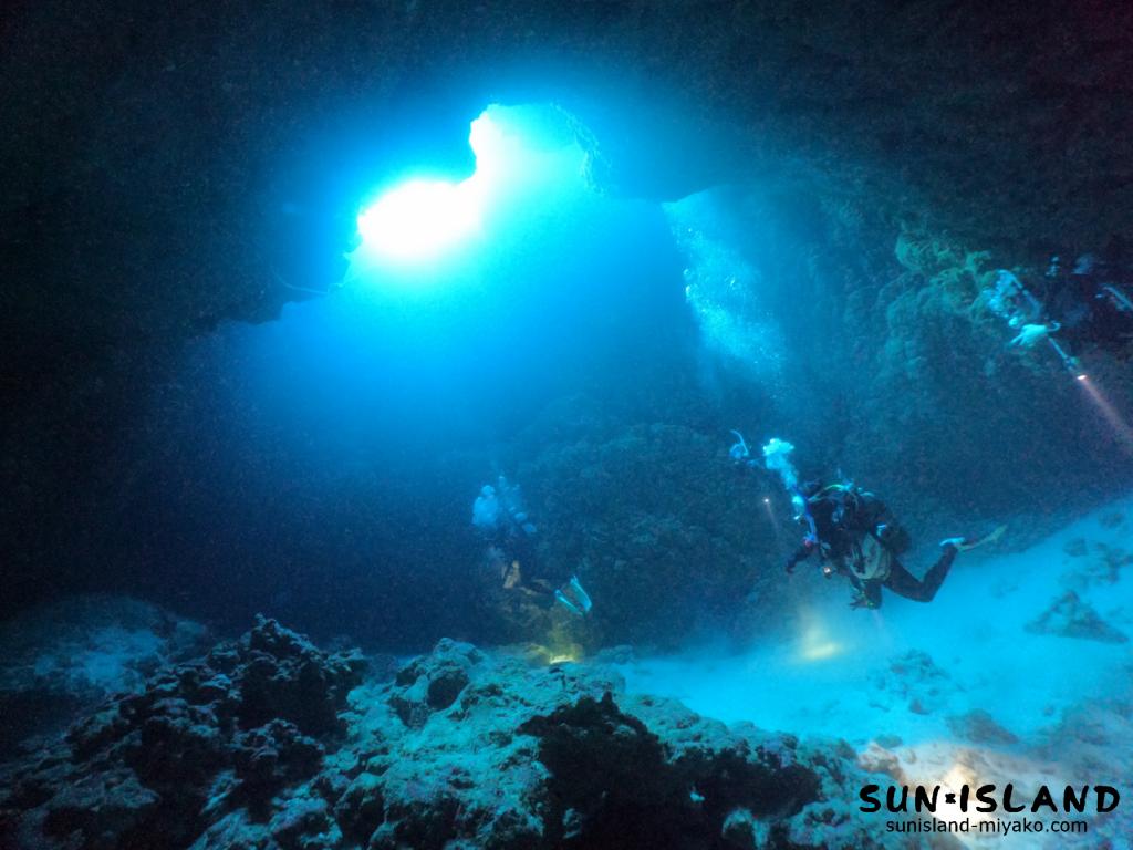 伊良部島ダイビングスポット『クロスホール』