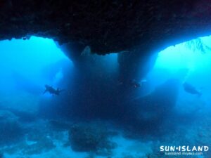伊良部島ダイビングスポット『L字アーチ』