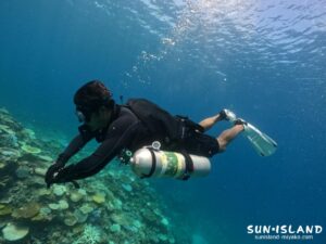 サイドマウントダイバーコースご参加のKさんの水中での様子