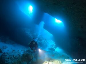 ダイビングスポット『女王の部屋』