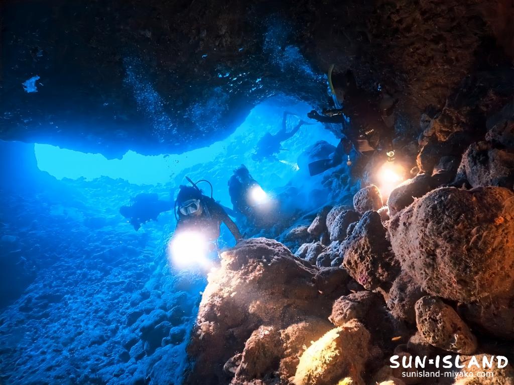 下地島ダイビングスポット『魔女の部屋』