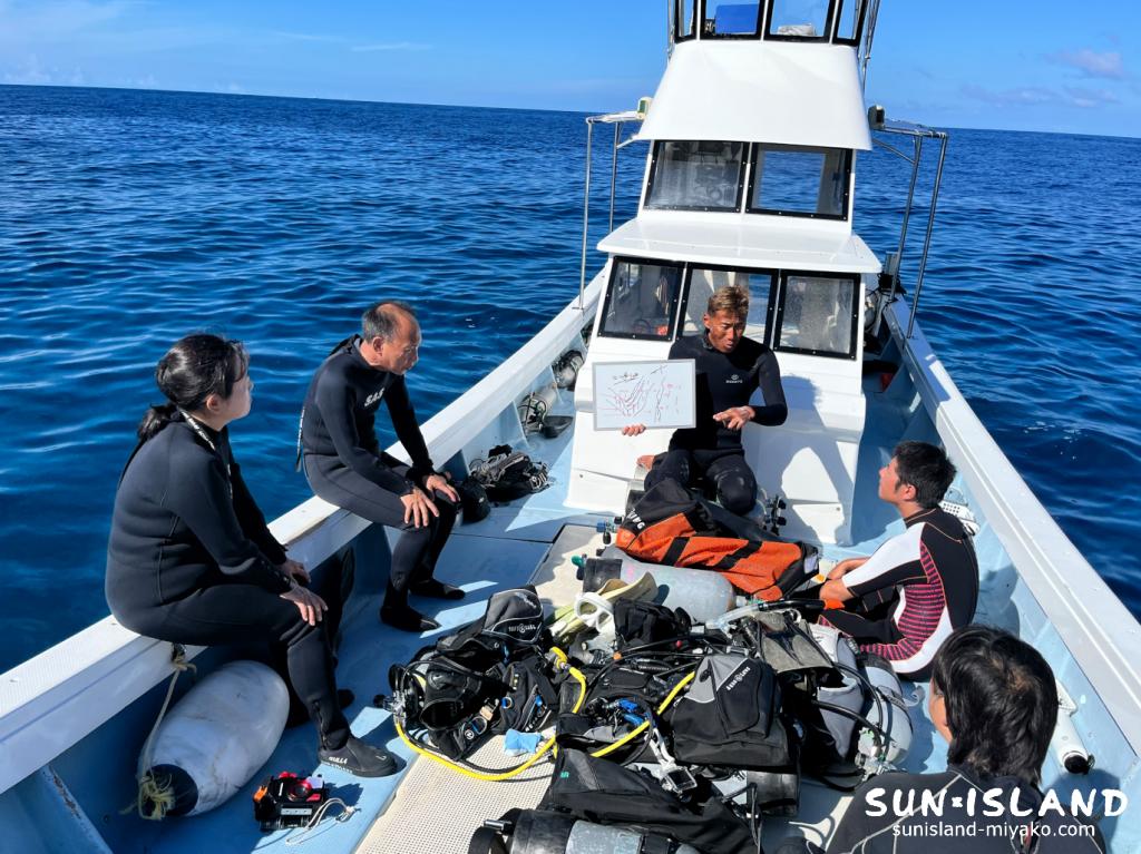 宮古島サンアイランドで3月のダイビング前に不安を解消する丁寧なブリーフィング風景