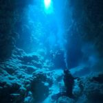 宮古島 ダイビング 魔王の宮殿に差し込む神々しい光のレーザービーム