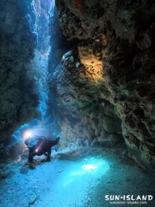 宮古島ダイビング なるほどザ・ケーブ 光の回廊 洞窟